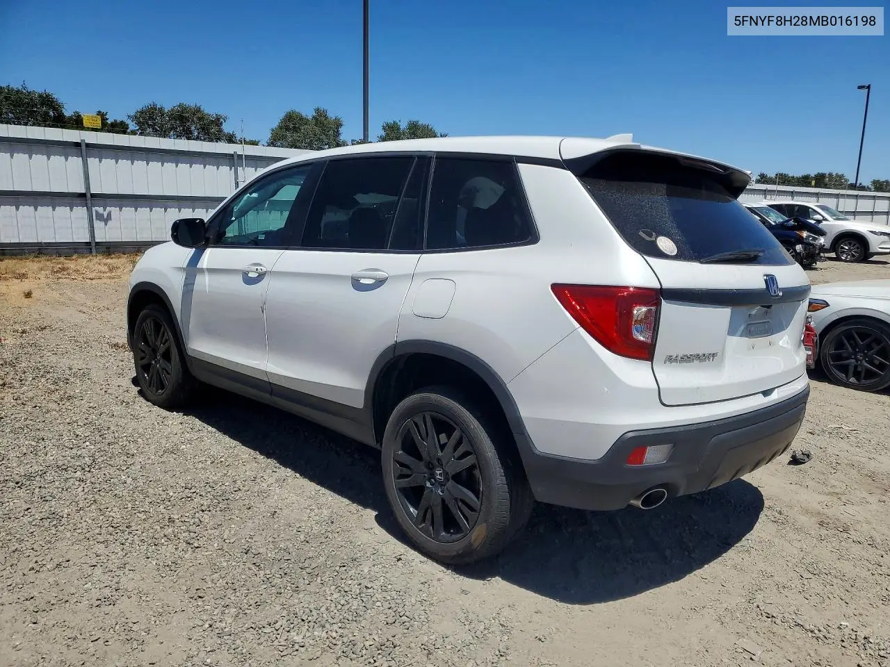 2021 Honda Passport Sport VIN: 5FNYF8H28MB016198 Lot: 61560916