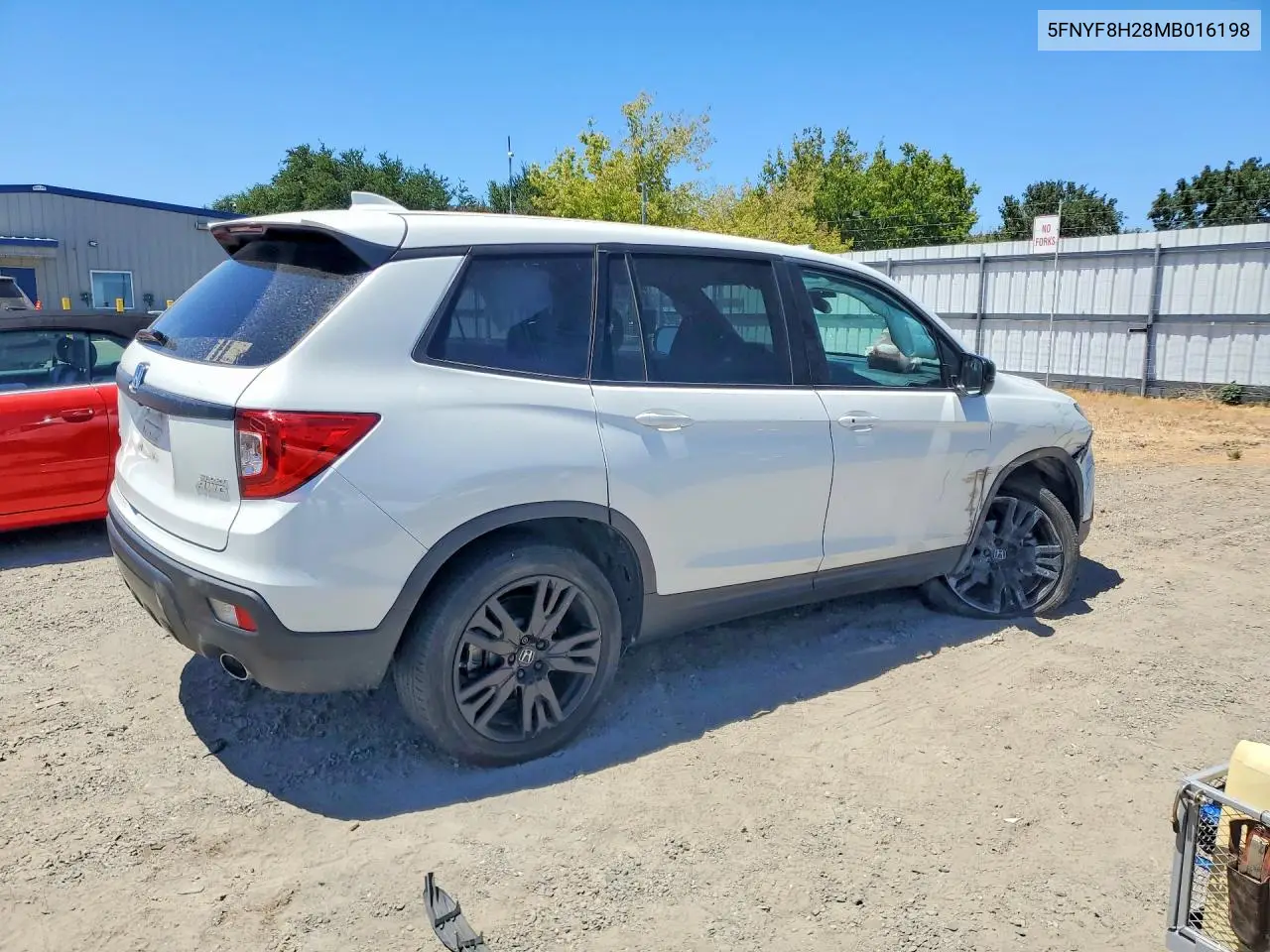 2021 Honda Passport Sport VIN: 5FNYF8H28MB016198 Lot: 61560916