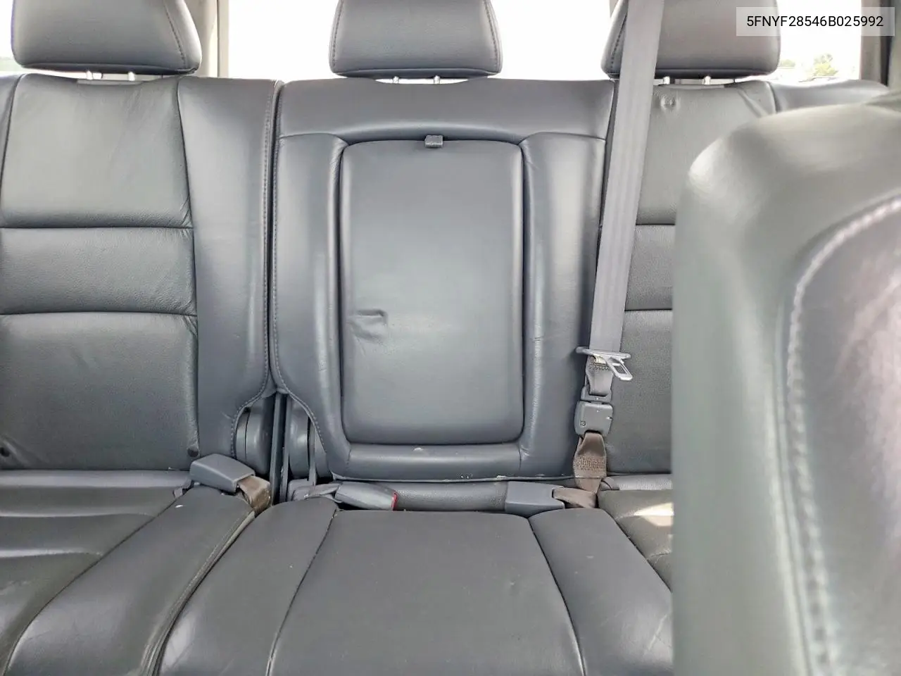 2006 Honda Pilot Ex VIN: 5FNYF28546B025992 Lot: 59812906