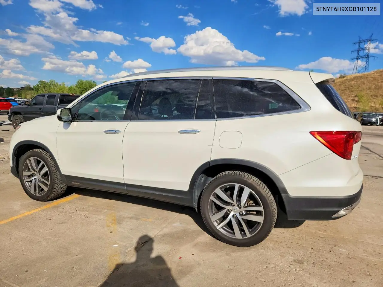 2016 Honda Pilot Touring VIN: 5FNYF6H9XGB101128 Lot: 61979326