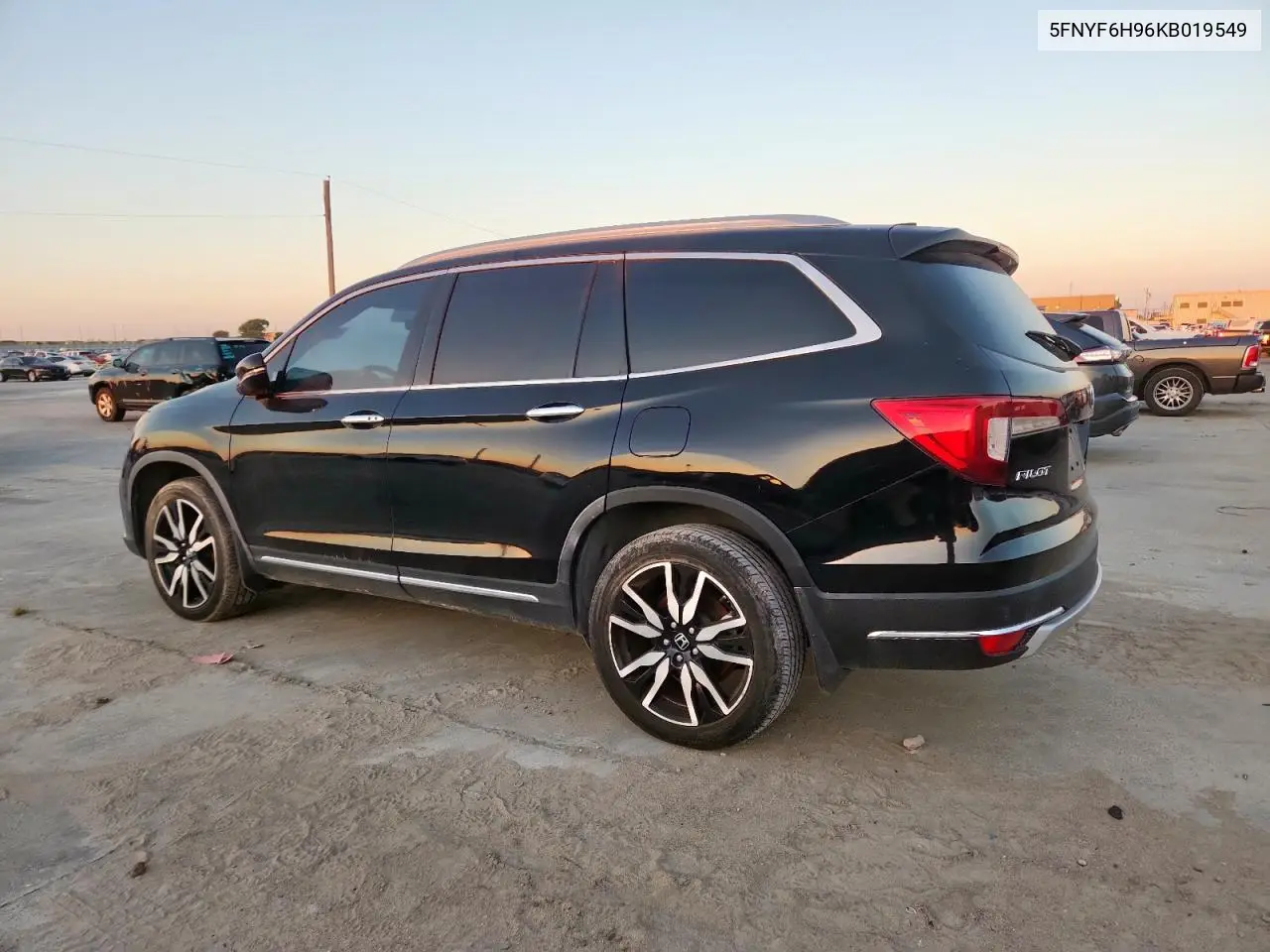 5FNYF6H96KB019549 2019 Honda Pilot Touring Awd 8-Pass