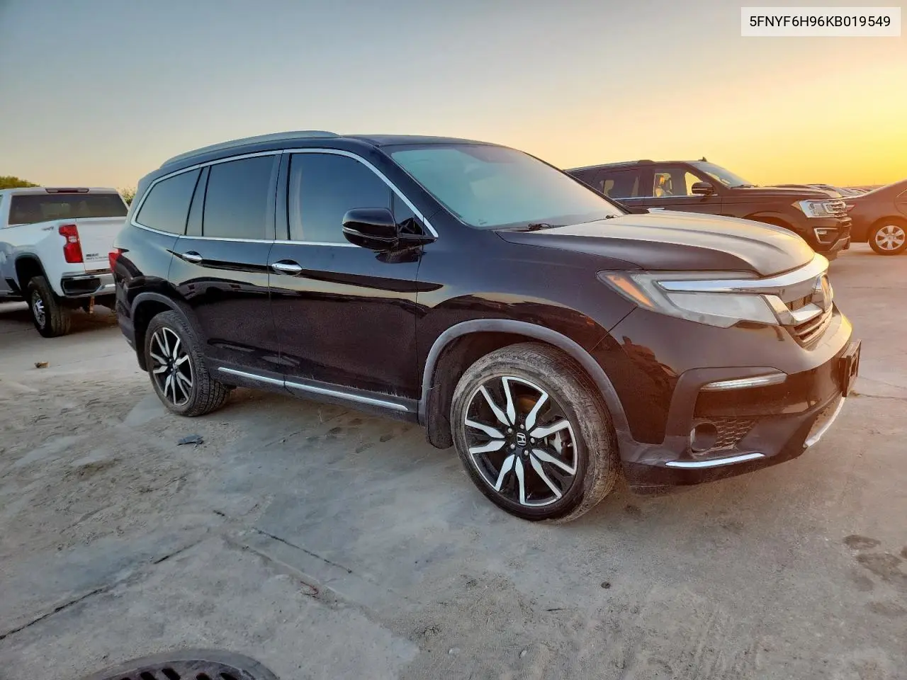 5FNYF6H96KB019549 2019 Honda Pilot Touring Awd 8-Pass