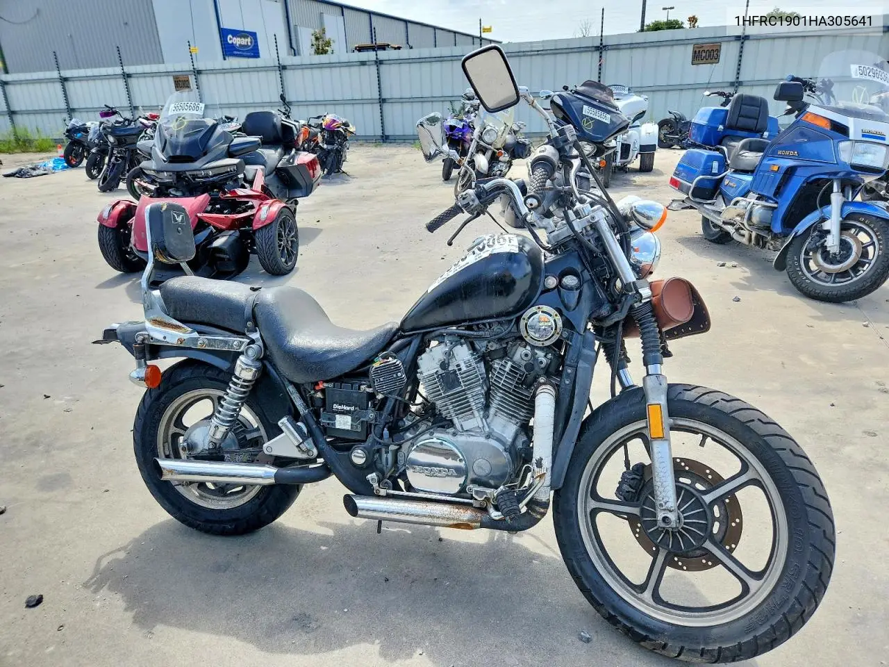 1987 Honda Vt700 C VIN: 1HFRC1901HA305641 Lot: 56694606