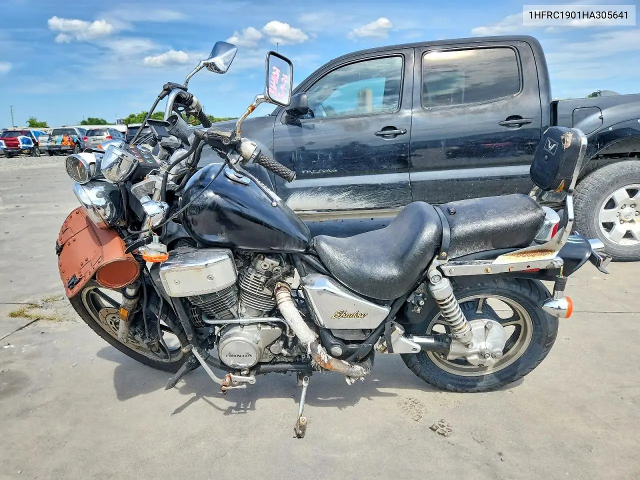1987 Honda Vt700 C VIN: 1HFRC1901HA305641 Lot: 56694606
