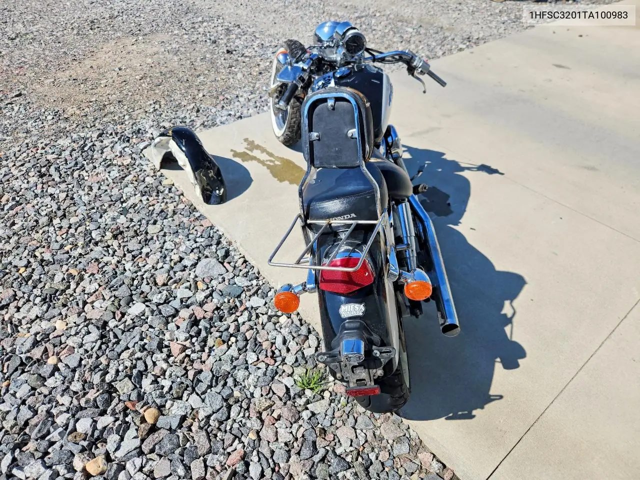 1996 Honda Vt1100 C2 VIN: 1HFSC3201TA100983 Lot: 59999086