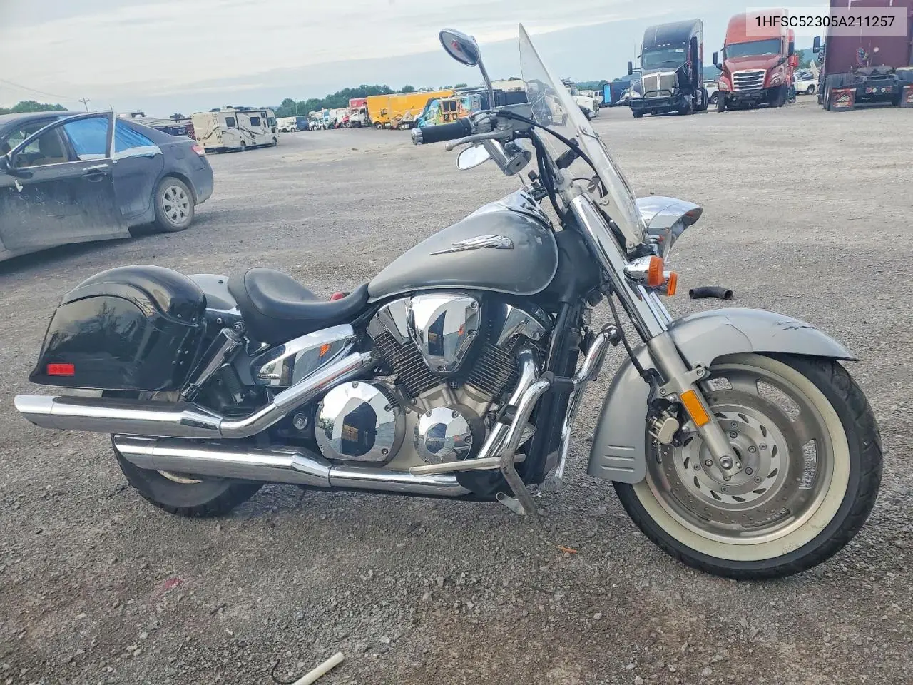 2005 Honda Vtx1300 R VIN: 1HFSC52305A211257 Lot: 55223296