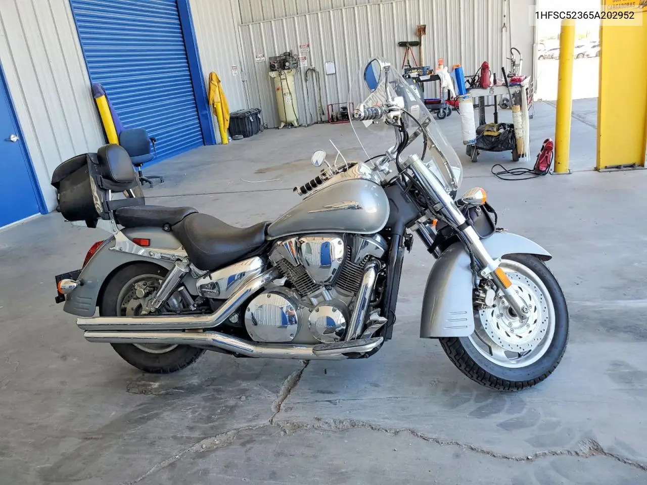 2005 Honda Vtx1300 R VIN: 1HFSC52365A202952 Lot: 58279576