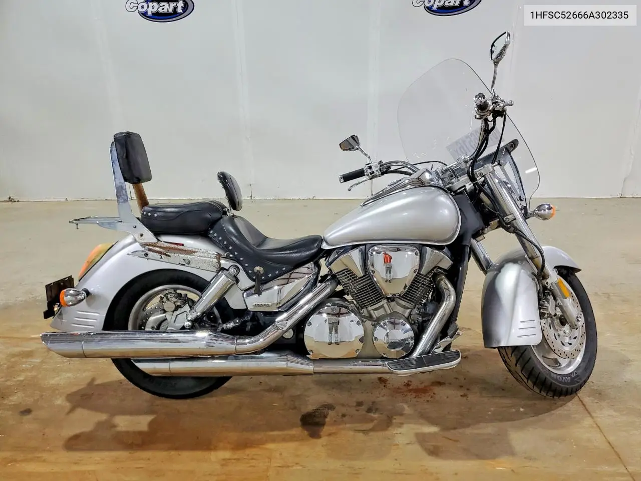2006 Honda Vtx1300 R VIN: 1HFSC52666A302335 Lot: 61306516