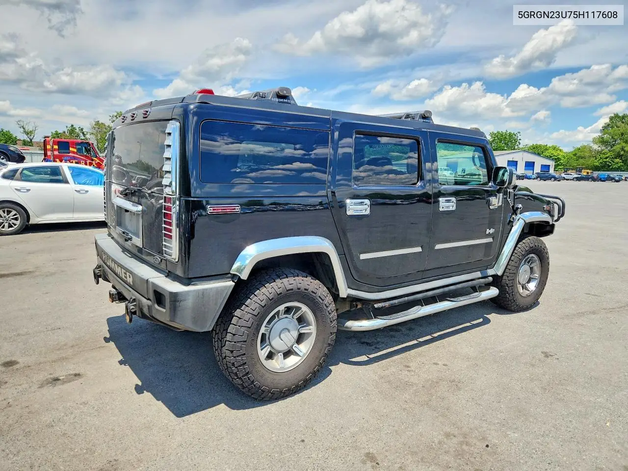 2005 Hummer H2 VIN: 5GRGN23U75H117608 Lot: 57318186