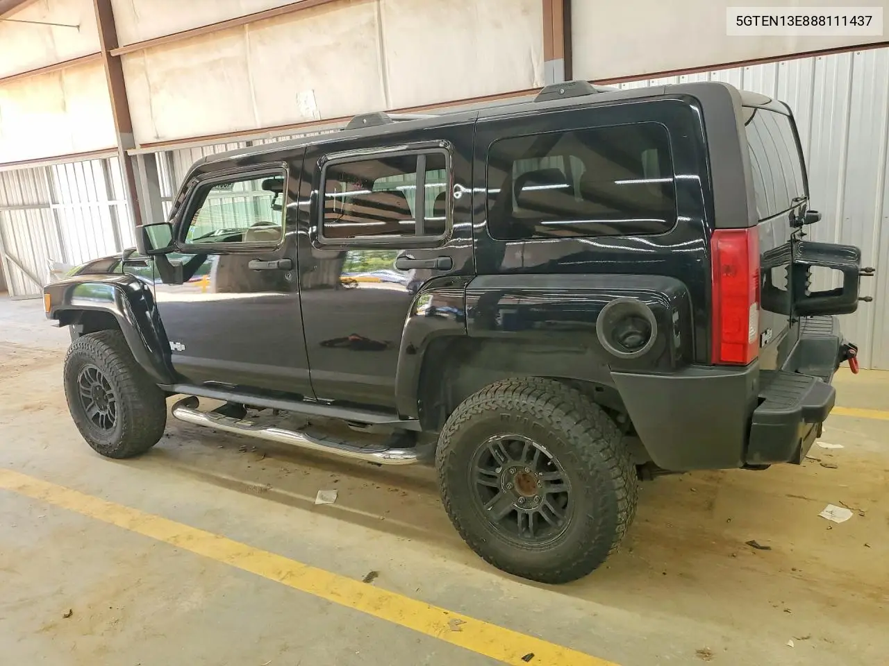 2008 Hummer H3 VIN: 5GTEN13E888111437 Lot: 48872356