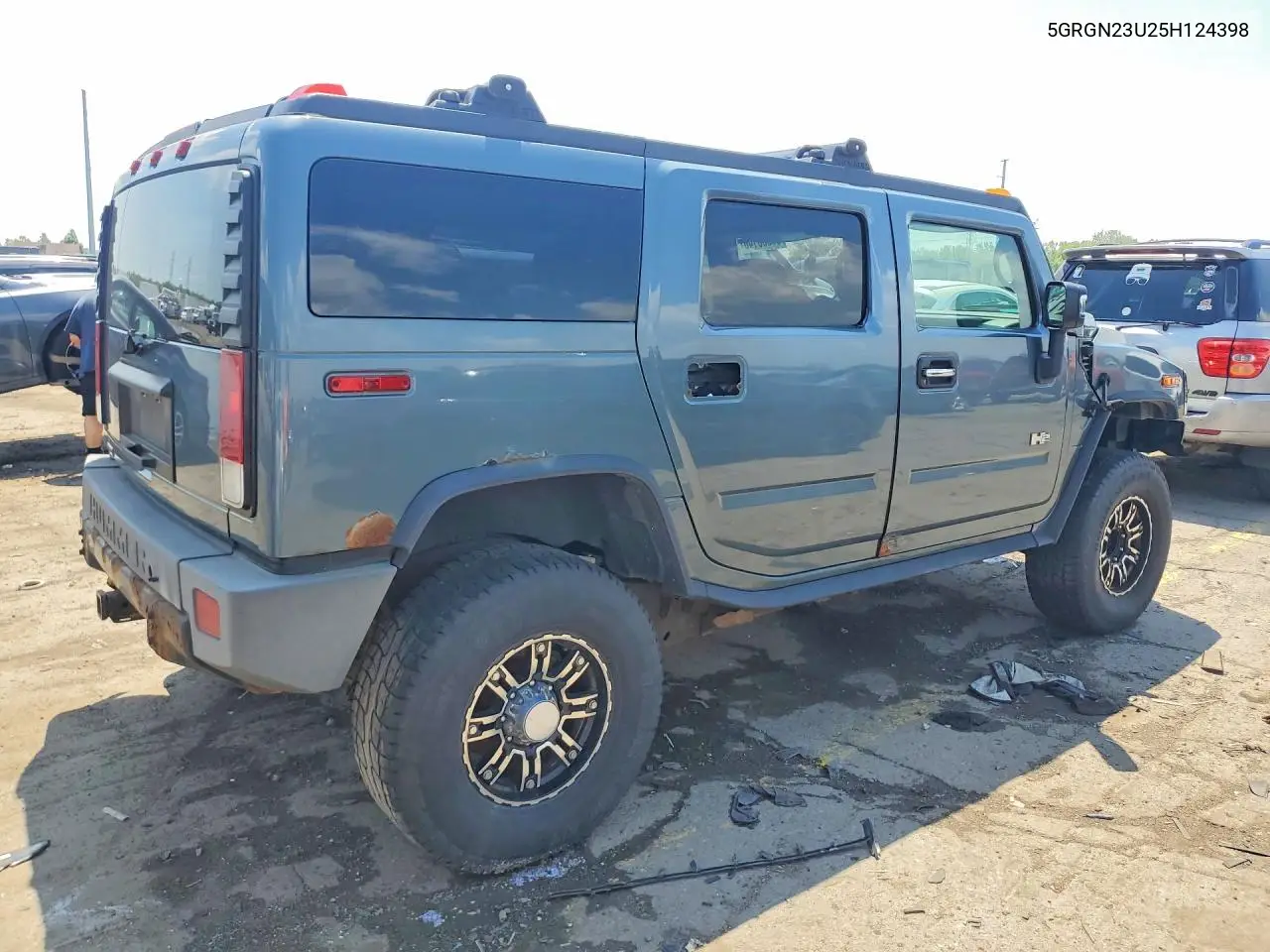 2005 Hummer H2 VIN: 5GRGN23U25H124398 Lot: 53606146