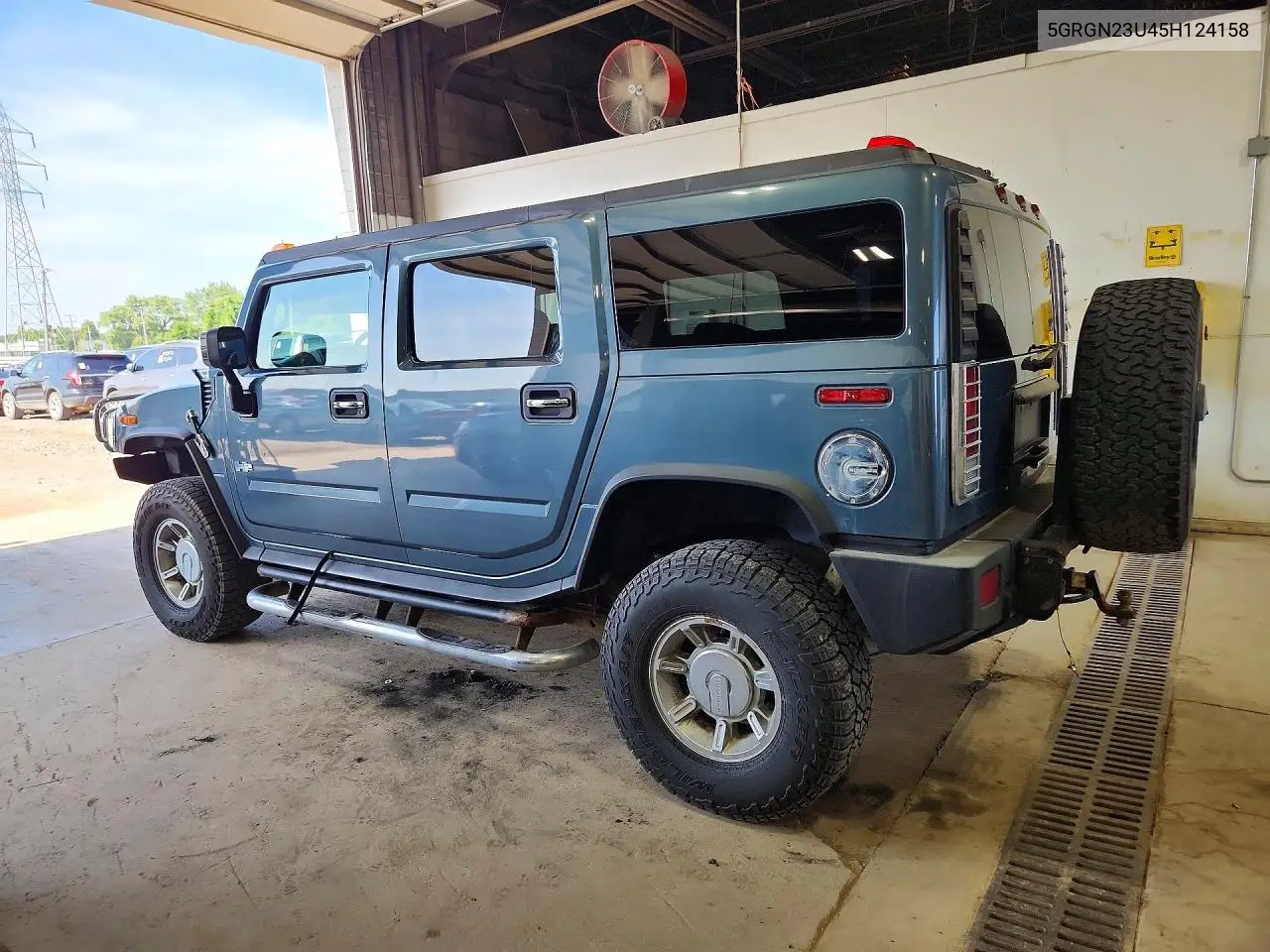 2005 Hummer H2 VIN: 5GRGN23U45H124158 Lot: 60331176