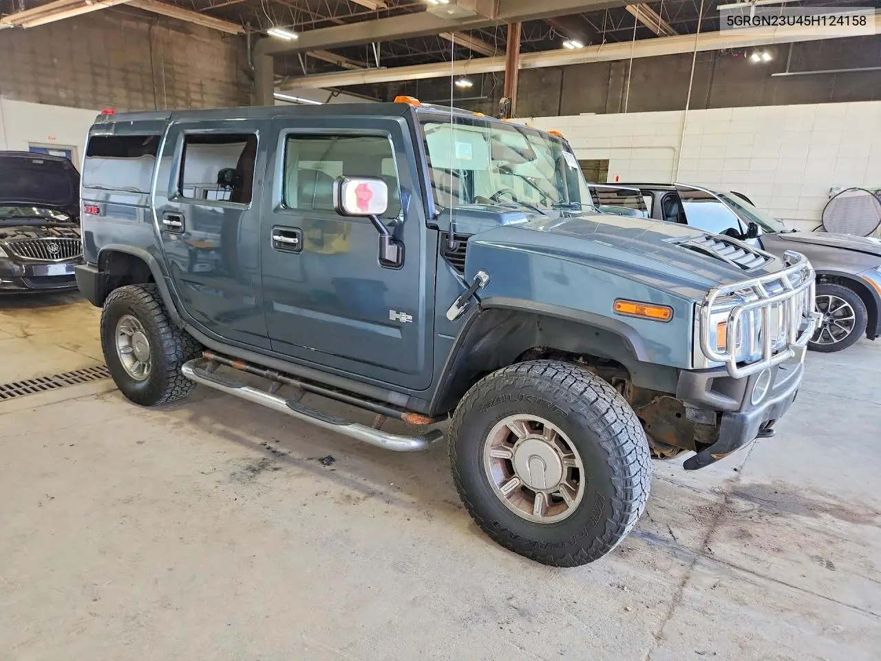 2005 Hummer H2 VIN: 5GRGN23U45H124158 Lot: 60331176