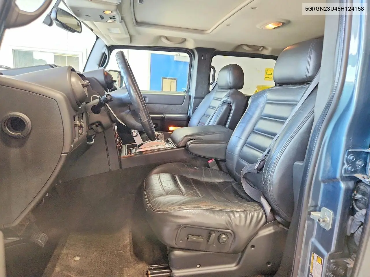 2005 Hummer H2 VIN: 5GRGN23U45H124158 Lot: 60331176