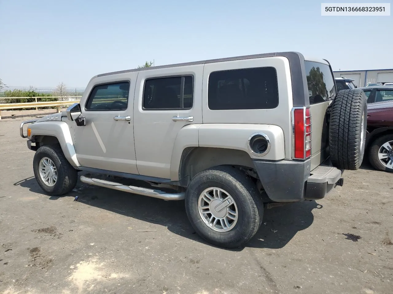 2006 Hummer H3 VIN: 5GTDN136668323951 Lot: 79998164