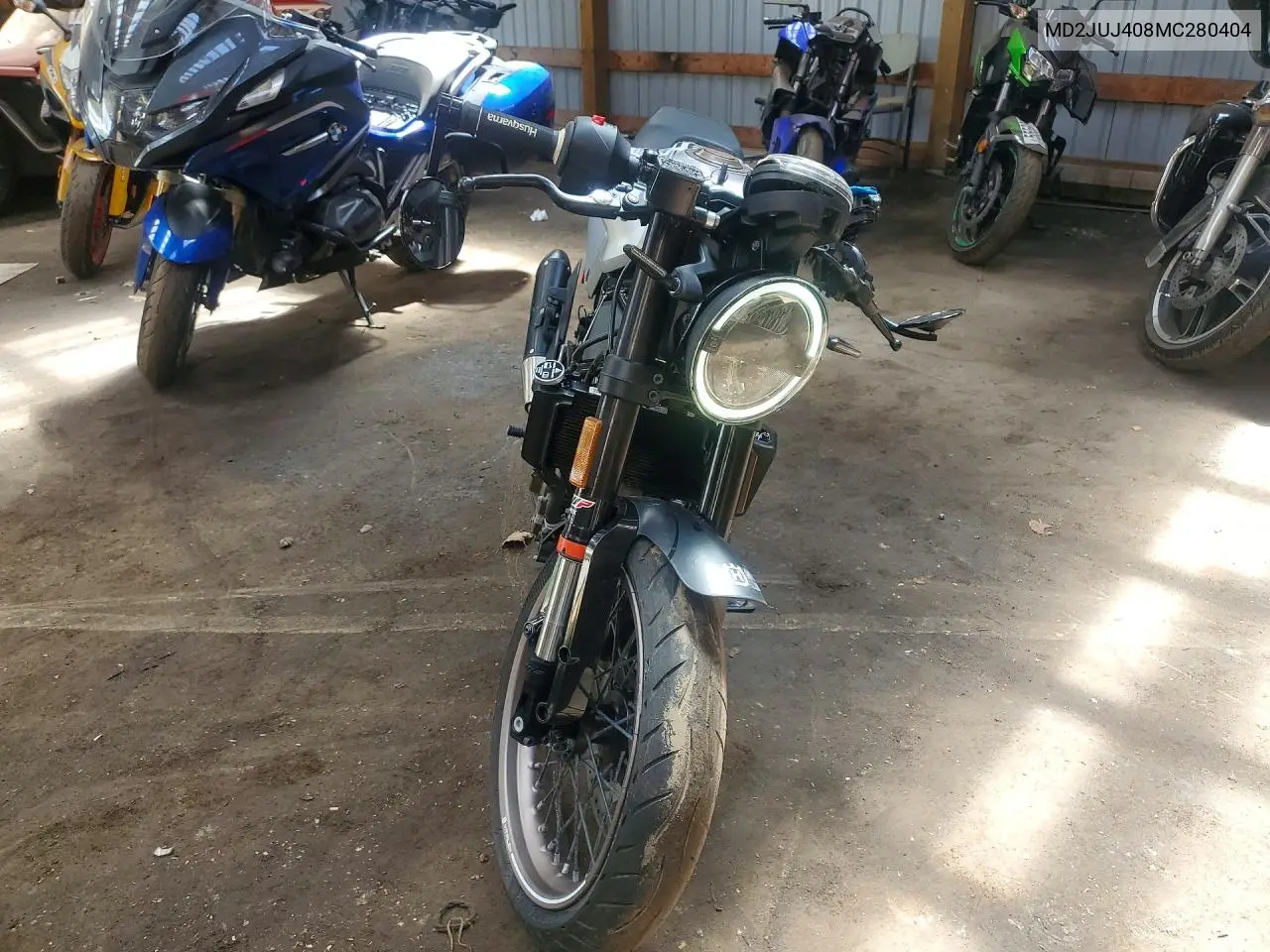 2021 Husqvarna Vitpilen 401/Svartpilen 401 VIN: MD2JUJ408MC280404 Lot: 61610826