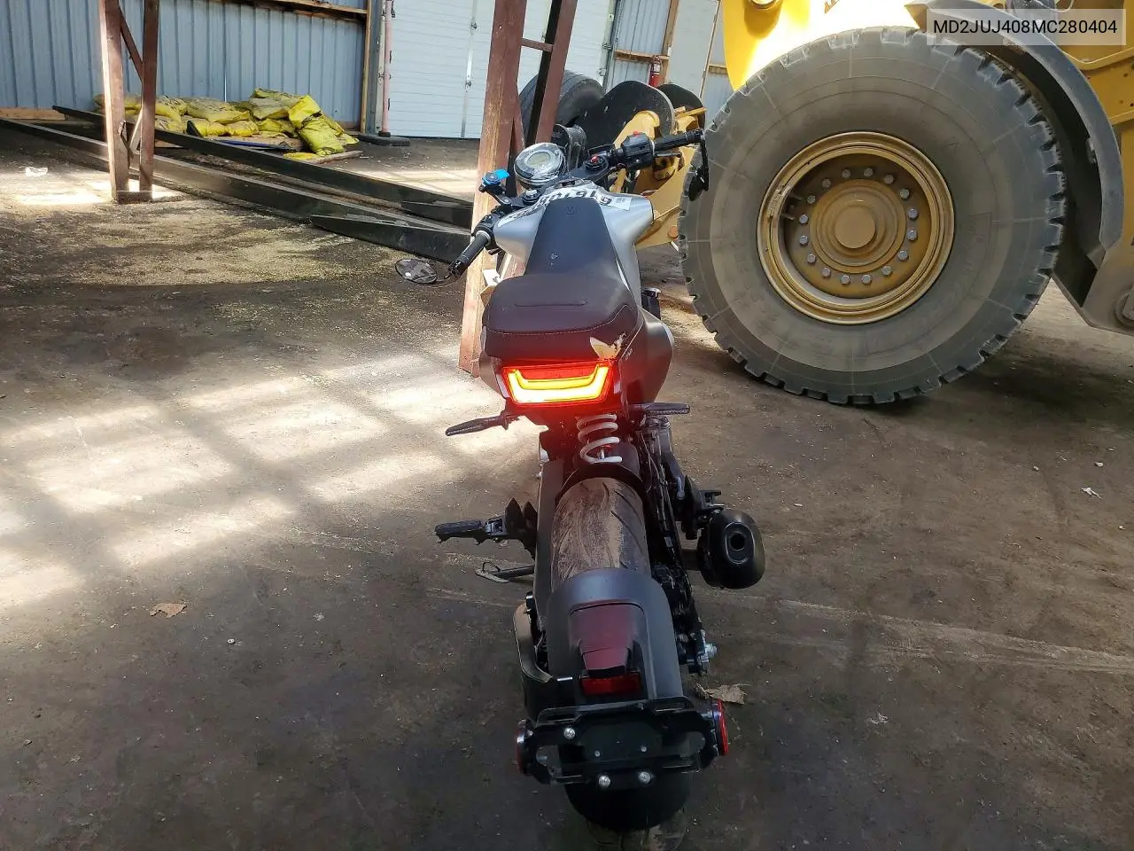 2021 Husqvarna Vitpilen 401/Svartpilen 401 VIN: MD2JUJ408MC280404 Lot: 61610826