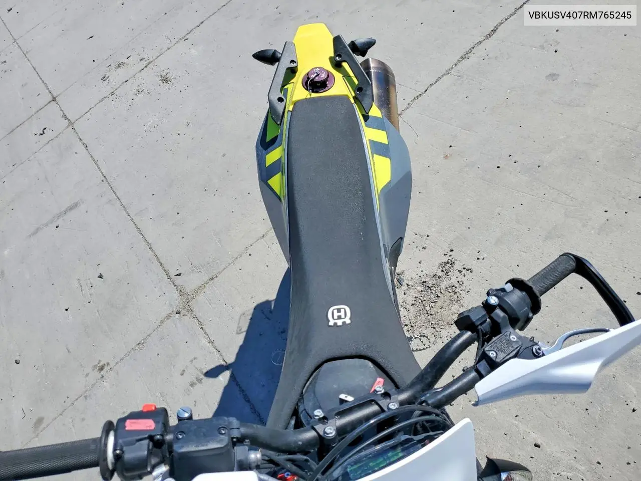 2024 Husqvarna Supermoto 701 VIN: VBKUSV407RM765245 Lot: 54704036