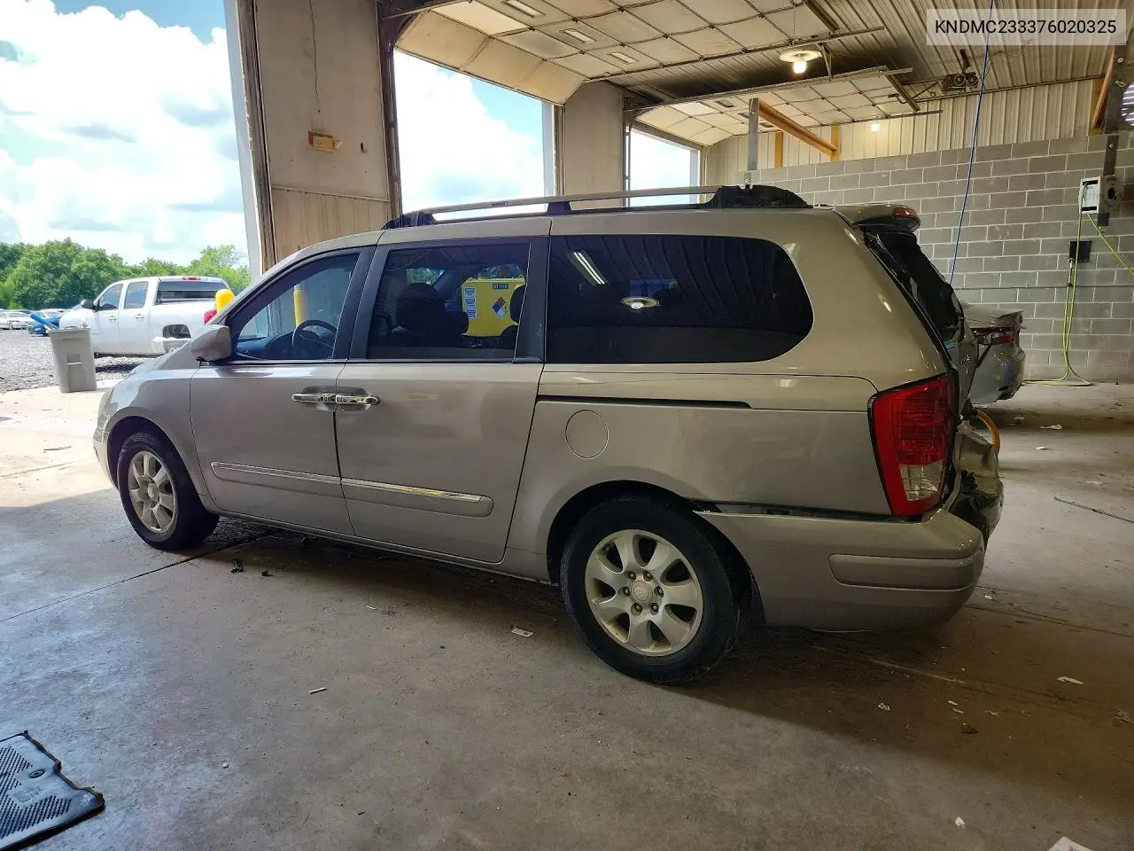 2007 Hyundai Entourage Gls VIN: KNDMC233376020325 Lot: 59084996