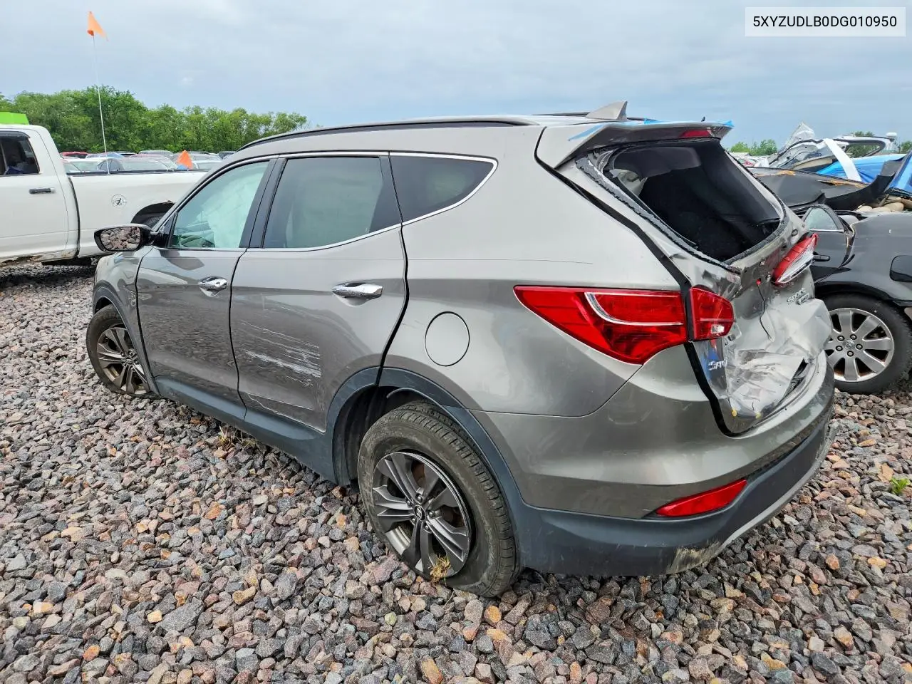 2013 Hyundai Santa Fe Sport 2.4L VIN: 5XYZUDLB0DG010950 Lot: 56842806