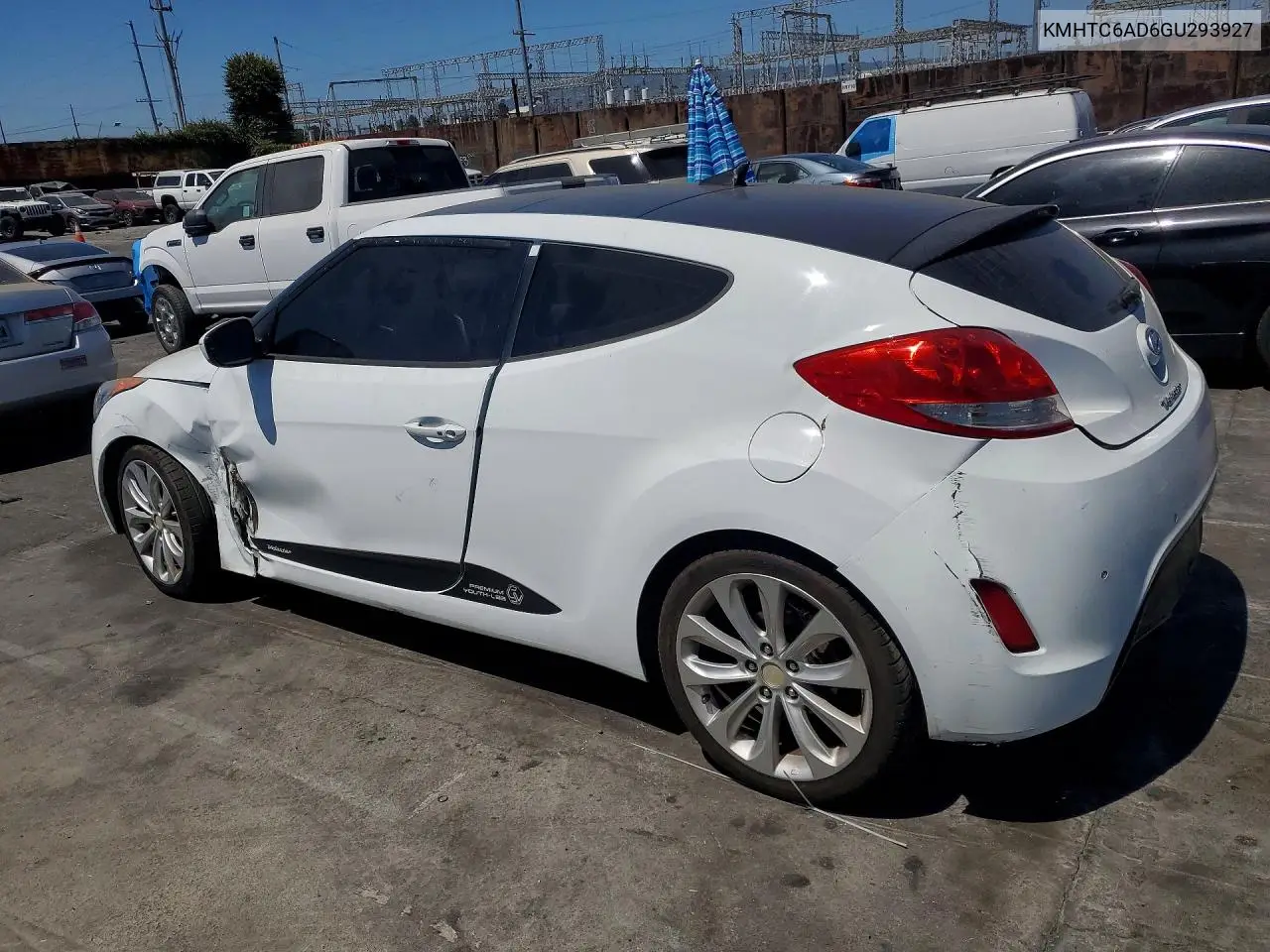 2016 Hyundai Veloster Base VIN: KMHTC6AD6GU293927 Lot: 56328346