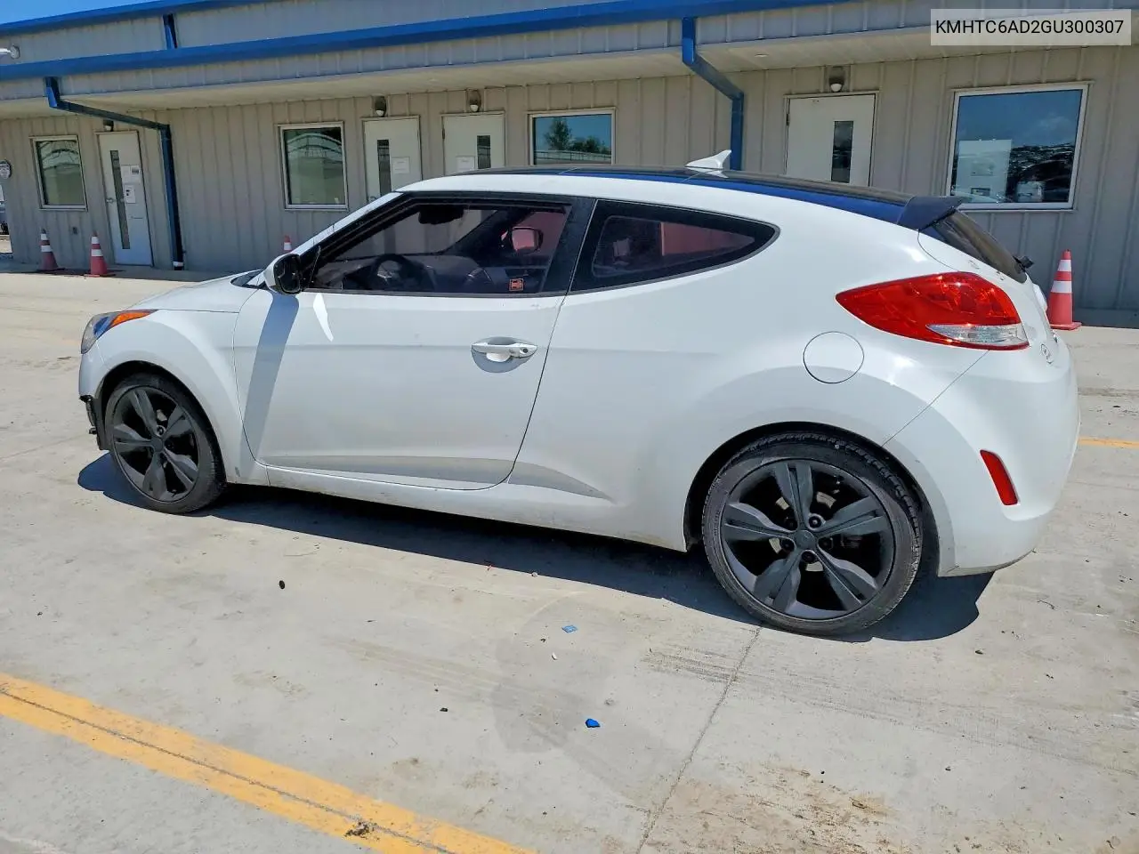 2016 Hyundai Veloster Base VIN: KMHTC6AD2GU300307 Lot: 58216766