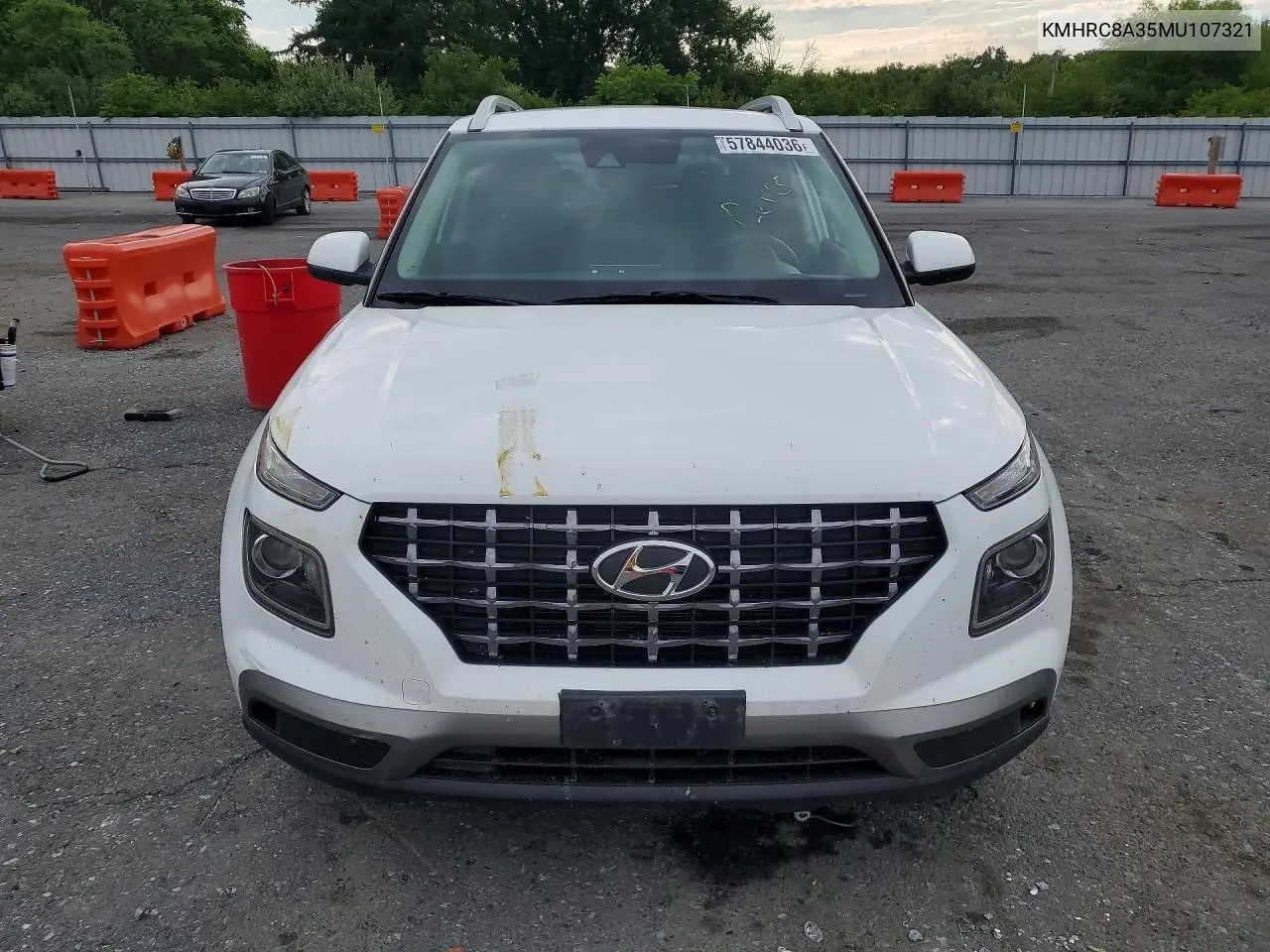 2021 Hyundai Venue Sel VIN: KMHRC8A35MU107321 Lot: 57844036