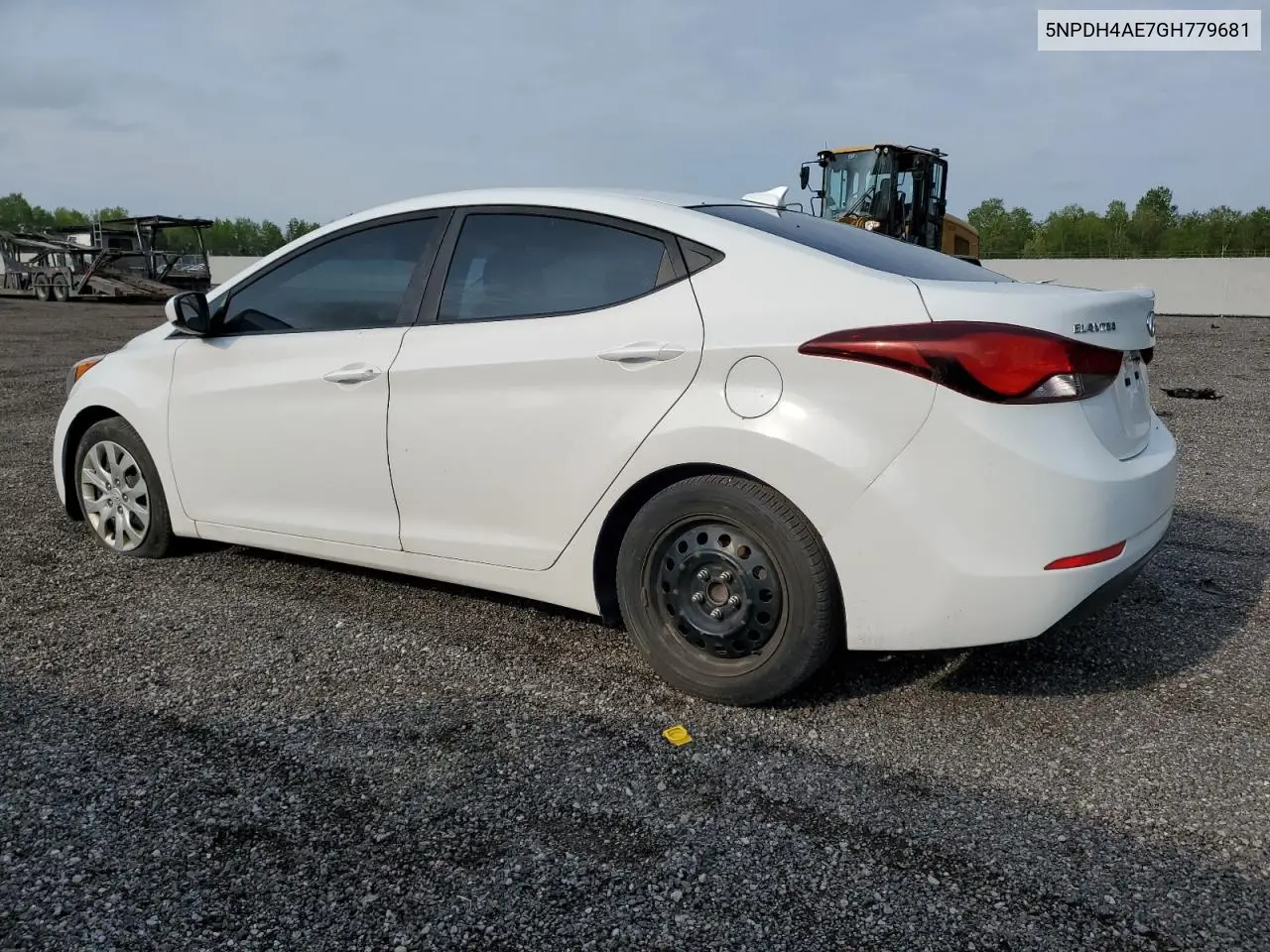 5NPDH4AE7GH779681 2016 Hyundai Elantra Se