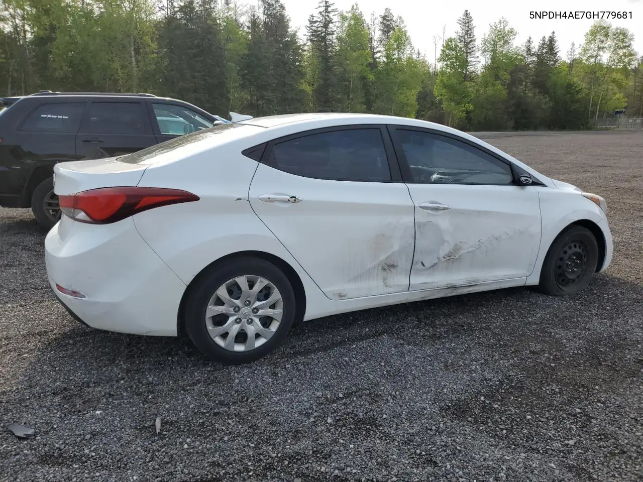 5NPDH4AE7GH779681 2016 Hyundai Elantra Se