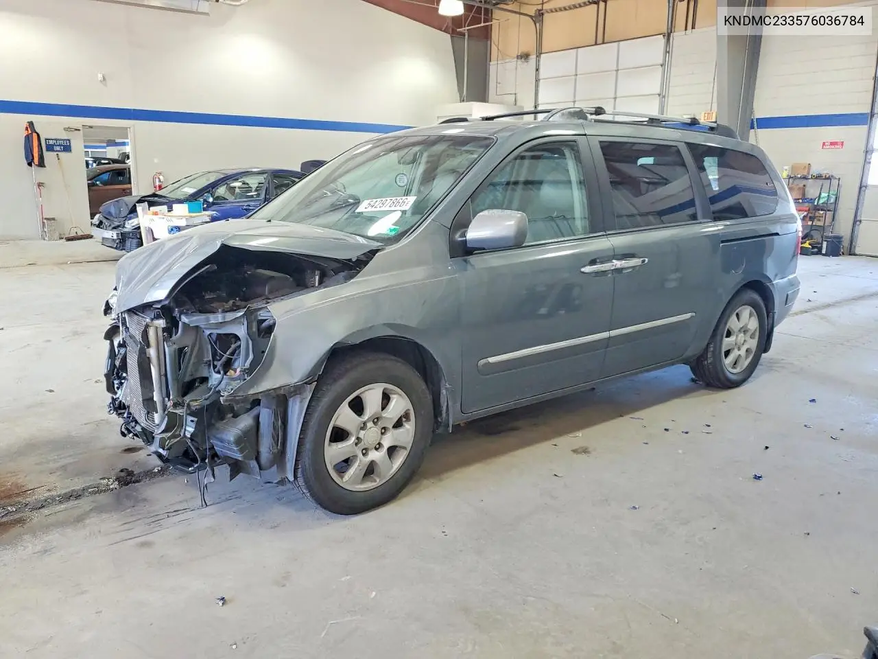 2007 Hyundai Entourage Gls VIN: KNDMC233576036784 Lot: 54297866
