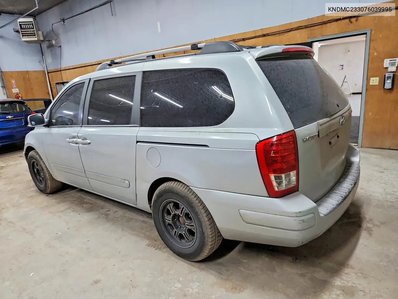 2007 Hyundai Entourage Gls VIN: KNDMC233076039995 Lot: 59539246