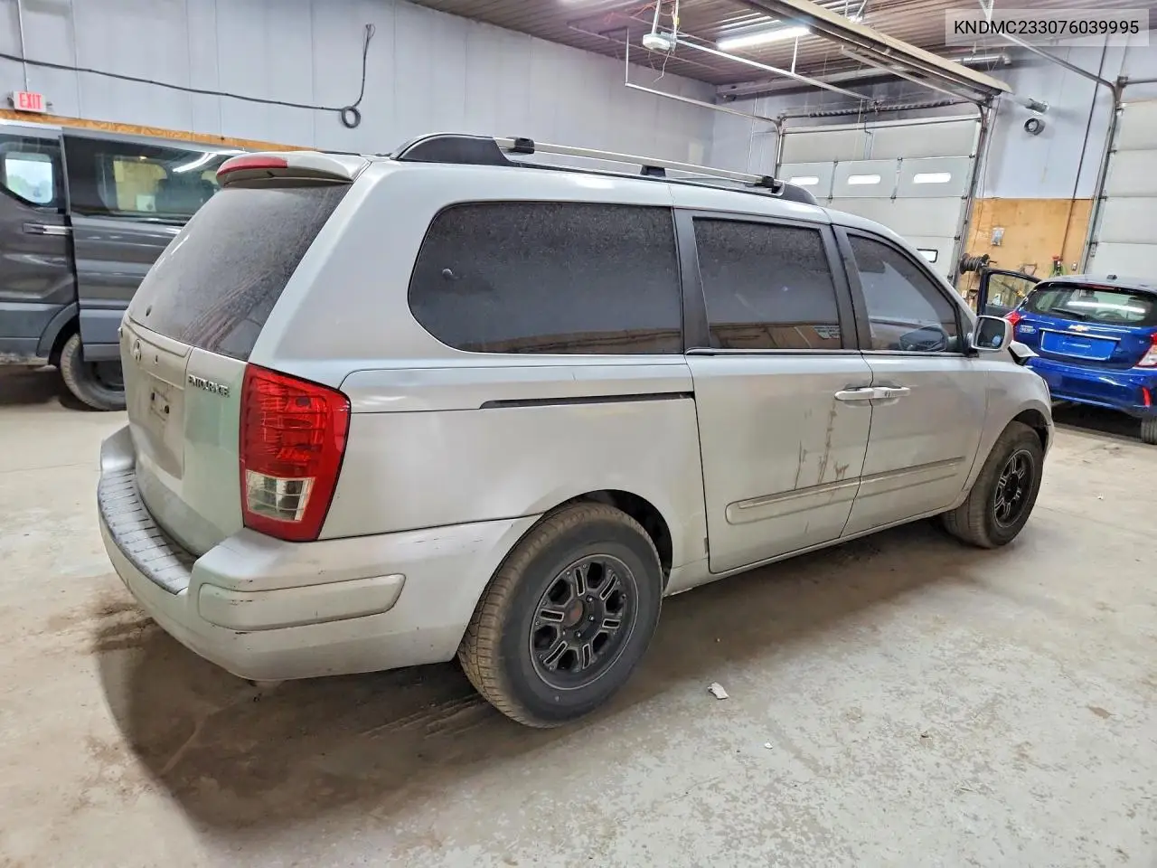 2007 Hyundai Entourage Gls VIN: KNDMC233076039995 Lot: 59539246