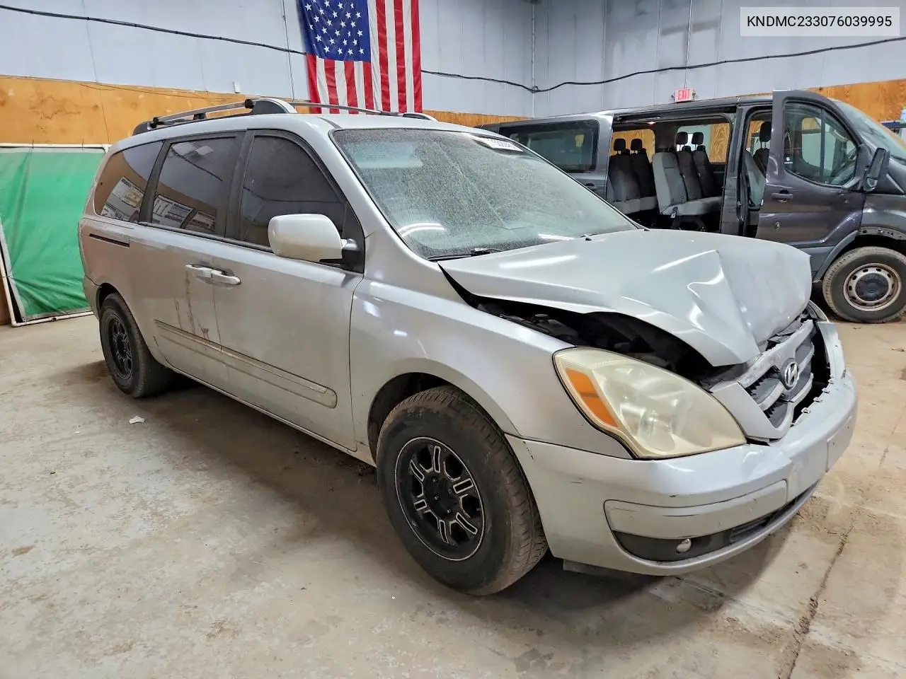 2007 Hyundai Entourage Gls VIN: KNDMC233076039995 Lot: 59539246