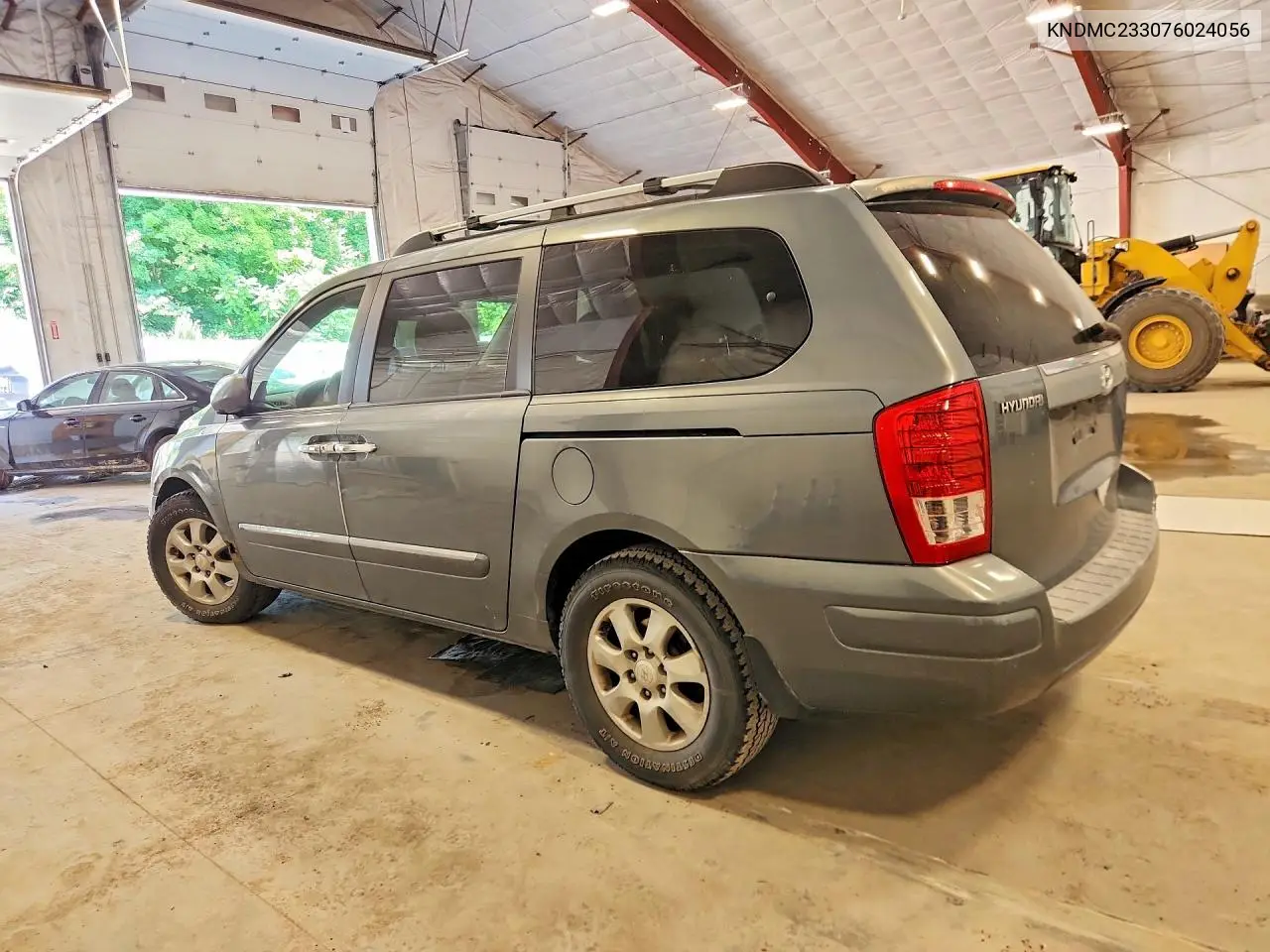 2007 Hyundai Entourage Gls VIN: KNDMC233076024056 Lot: 61436276