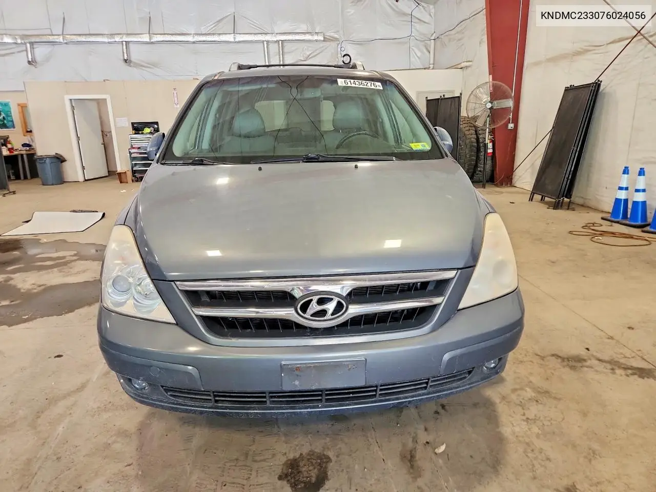 2007 Hyundai Entourage Gls VIN: KNDMC233076024056 Lot: 61436276