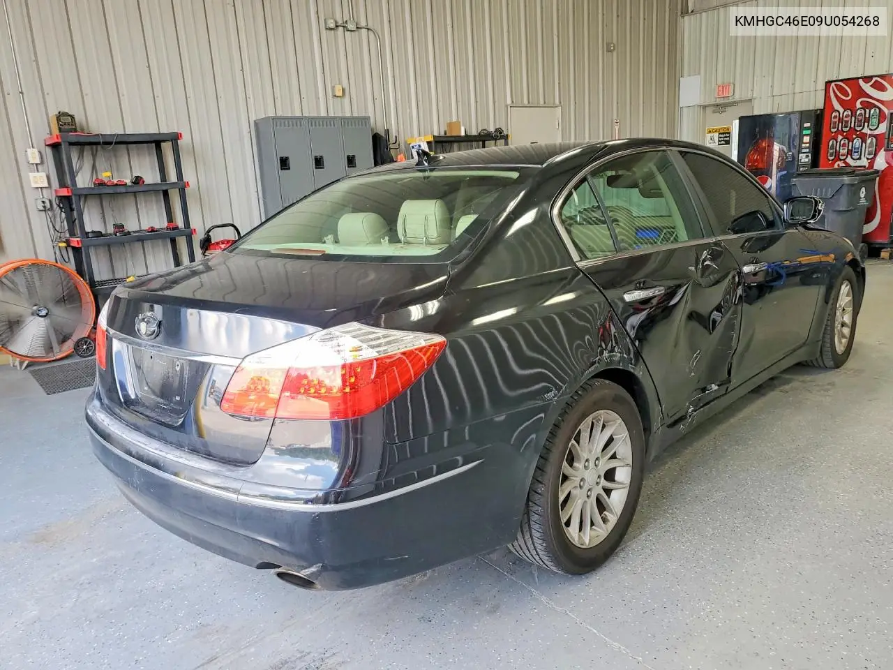2009 Hyundai Genesis 3.8L VIN: KMHGC46E09U054268 Lot: 59698886