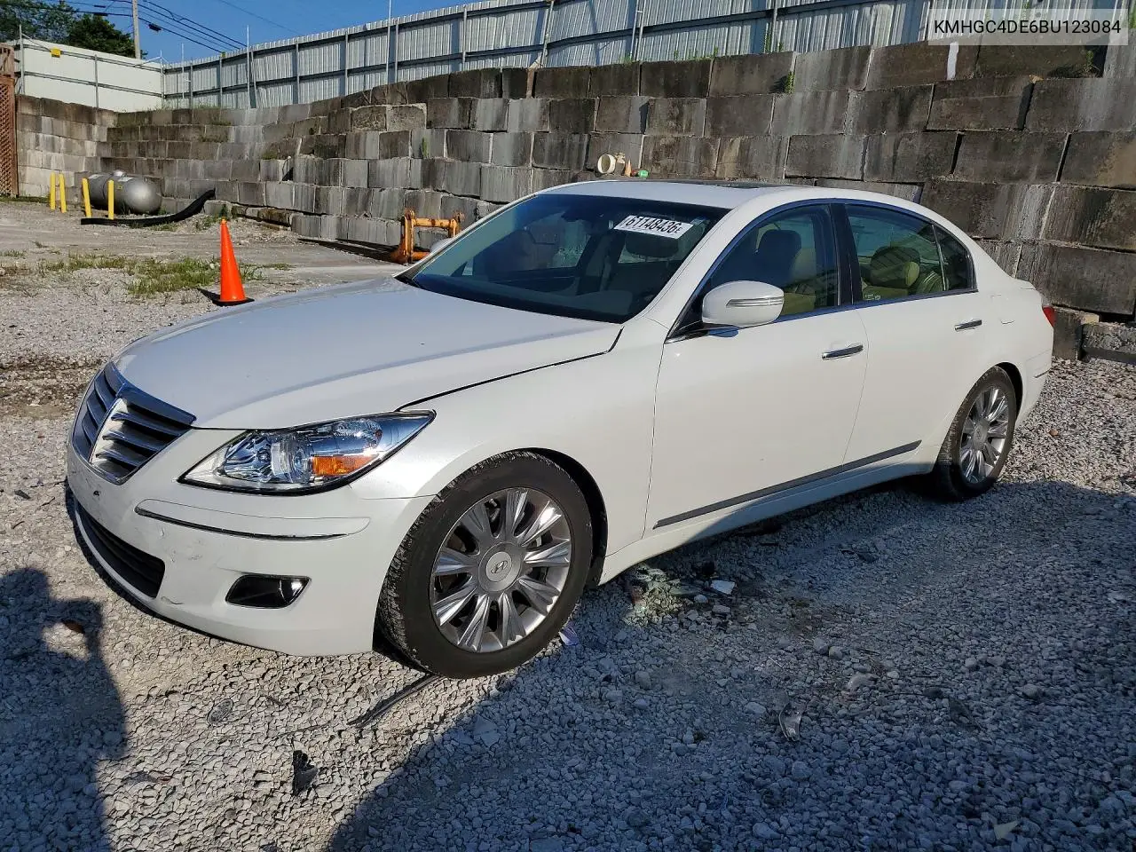 2011 Hyundai Genesis 3.8L VIN: KMHGC4DE6BU123084 Lot: 61148436