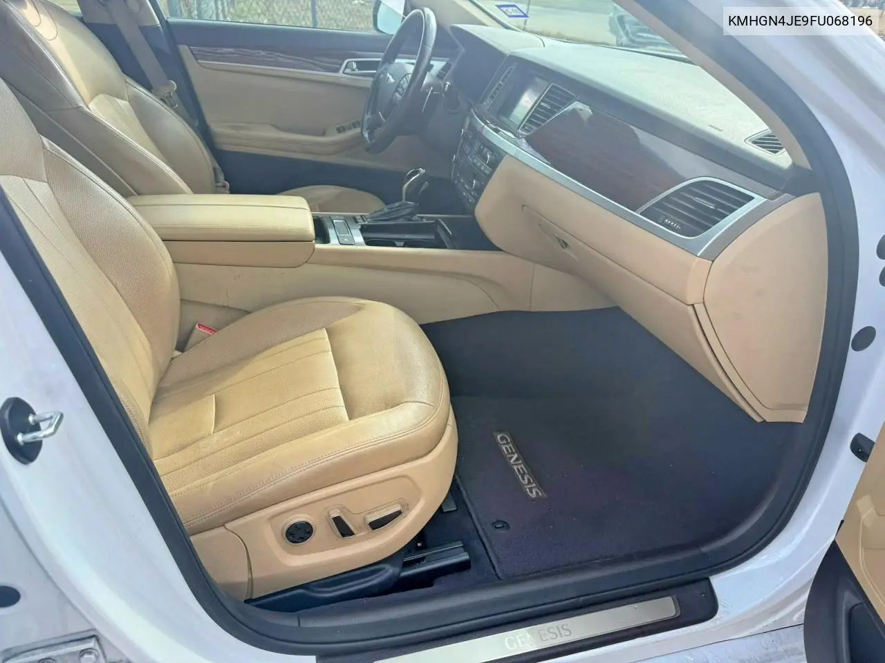 2015 Hyundai Genesis 3.8L VIN: KMHGN4JE9FU068196 Lot: 54590716