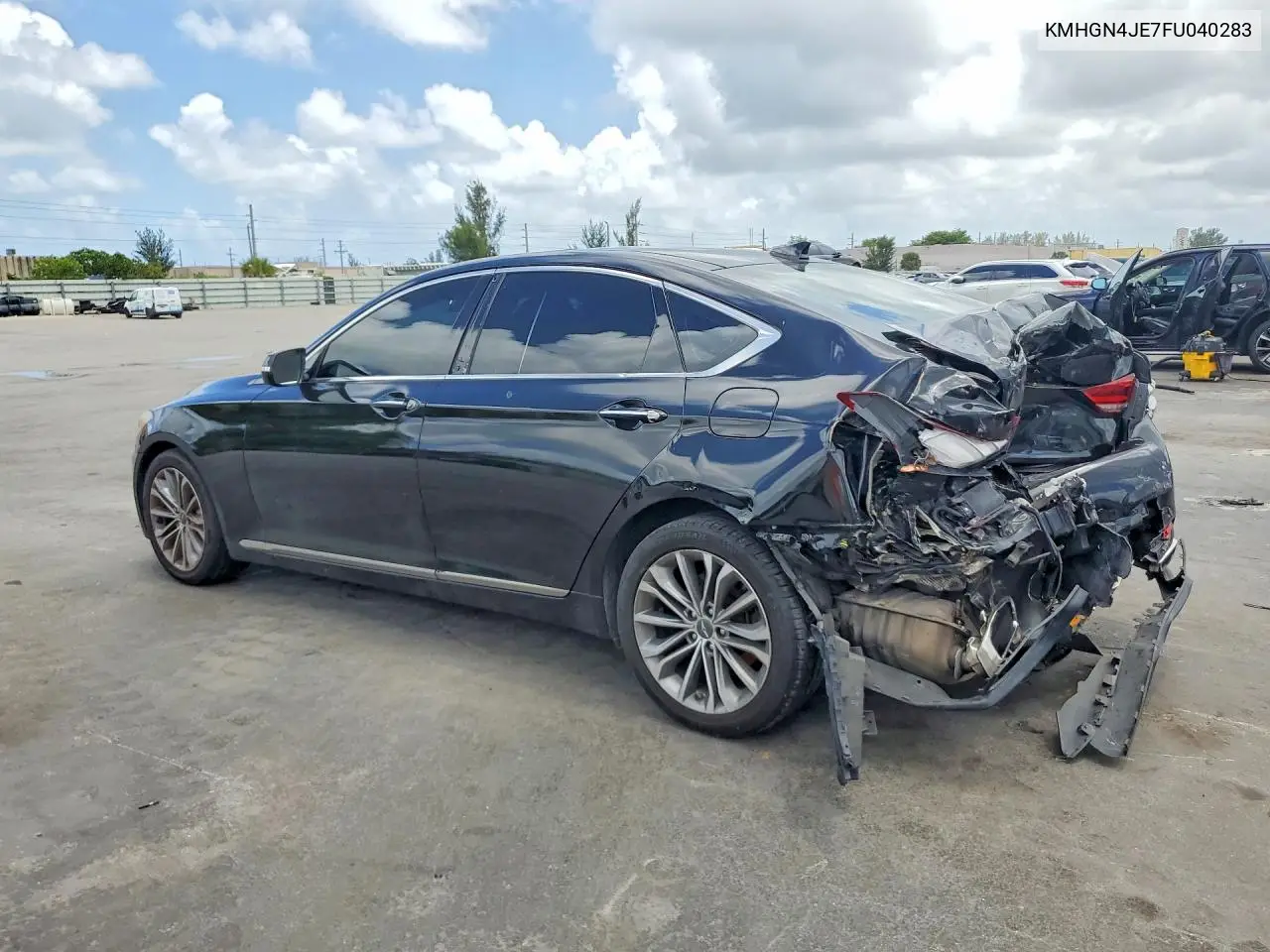 2015 Hyundai Genesis 3.8L VIN: KMHGN4JE7FU040283 Lot: 55017656
