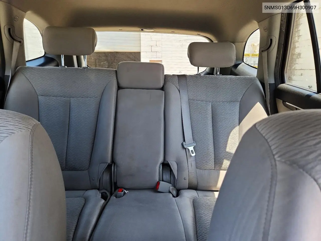 2009 Hyundai Santa Fe Gls VIN: 5NMSG13D69H300907 Lot: 60956566
