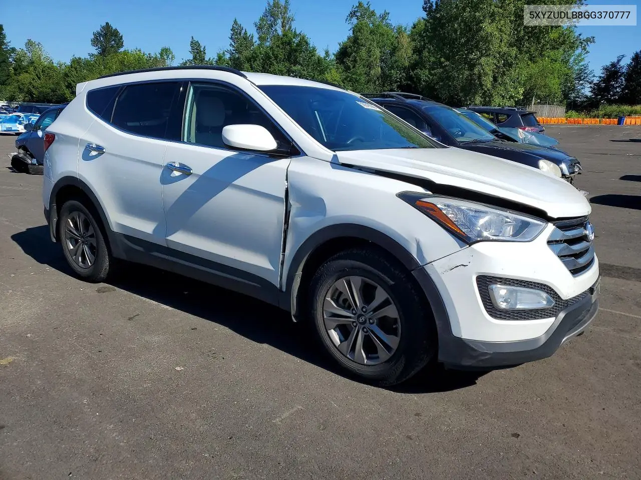 2016 Hyundai Santa Fe Sport 2.4L VIN: 5XYZUDLB8GG370777 Lot: 56978666