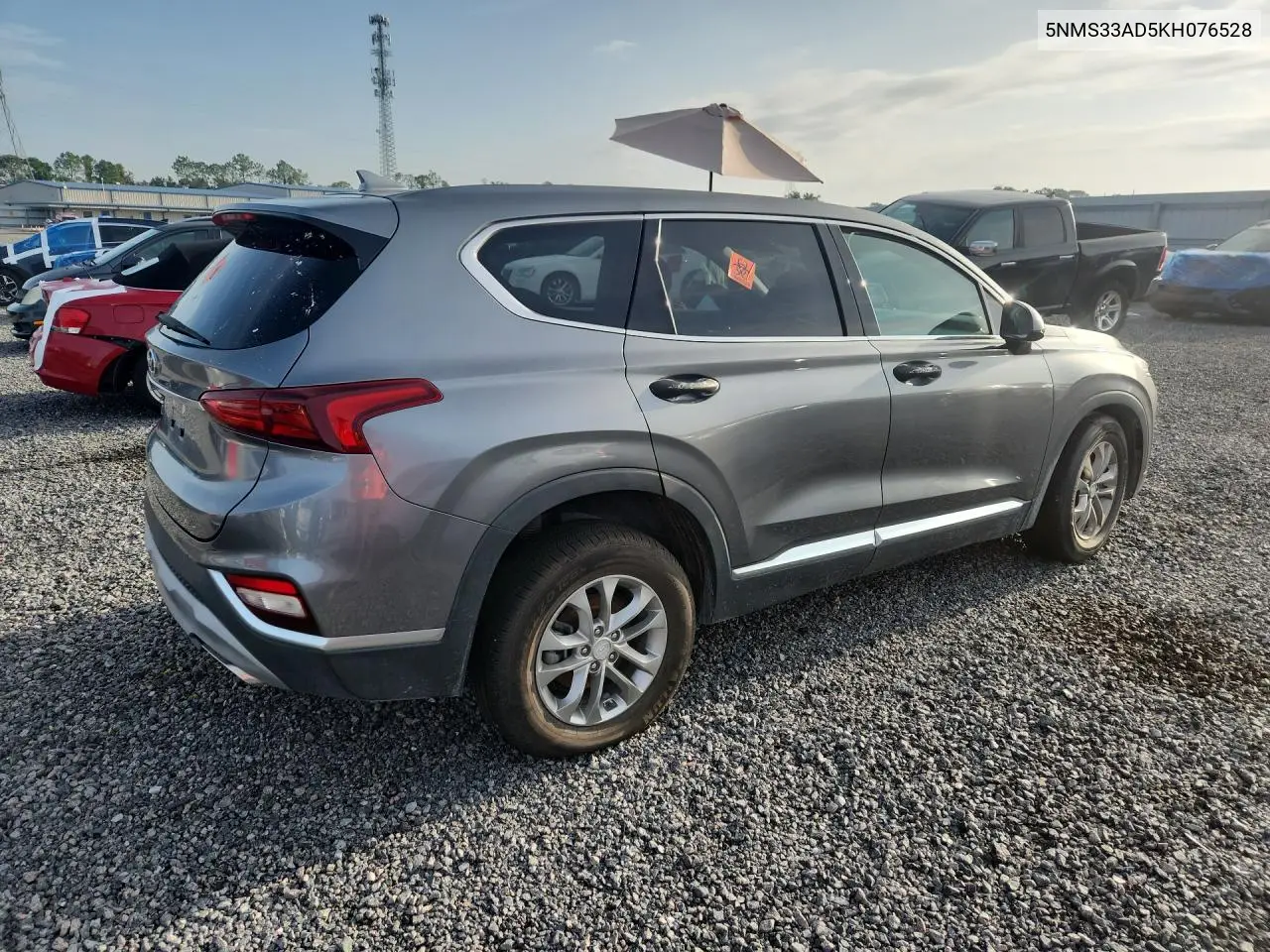 2019 Hyundai Santa Fe Sel 2.4L VIN: 5NMS33AD5KH076528 Lot: 61778366