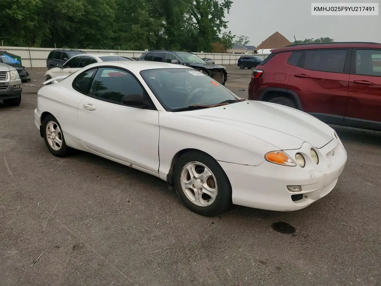 2000 Hyundai Tiburon Base VIN: KMHJG25F9YU217491 Lot: 61333366