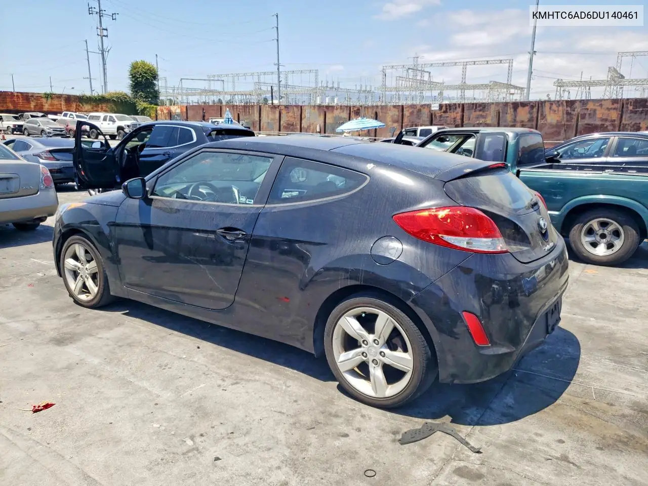 2013 Hyundai Veloster Base VIN: KMHTC6AD6DU140461 Lot: 59708646