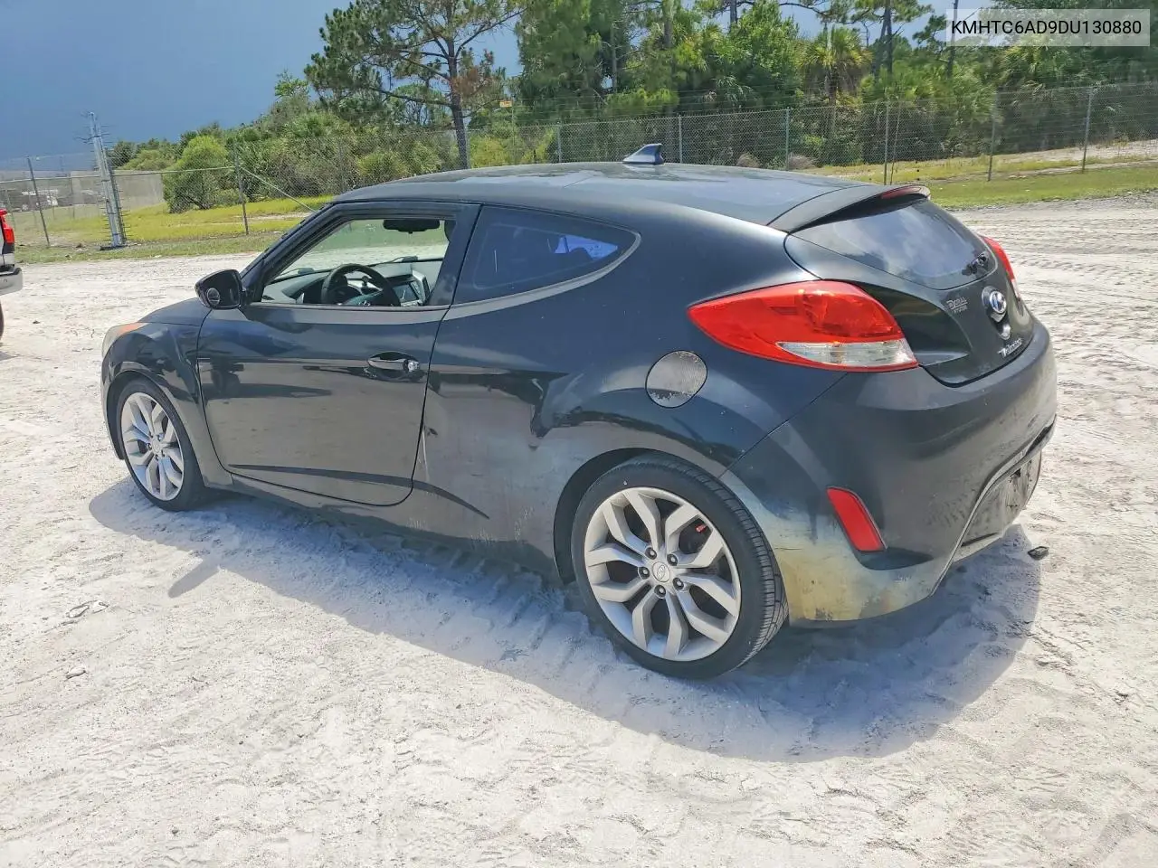 2013 Hyundai Veloster Base VIN: KMHTC6AD9DU130880 Lot: 60567276