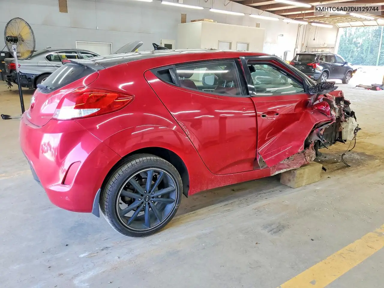 2013 Hyundai Veloster Base VIN: KMHTC6AD7DU129744 Lot: 61699796