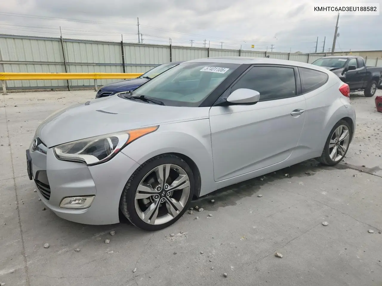 2014 Hyundai Veloster Base VIN: KMHTC6AD3EU188582 Lot: 57401106