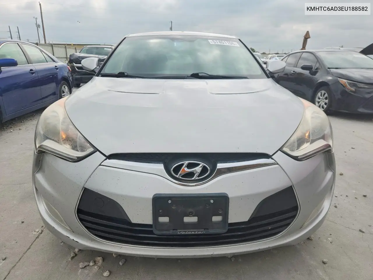 2014 Hyundai Veloster Base VIN: KMHTC6AD3EU188582 Lot: 57401106