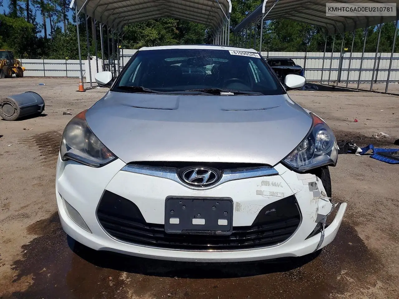 2014 Hyundai Veloster Base VIN: KMHTC6AD0EU210781 Lot: 61090526