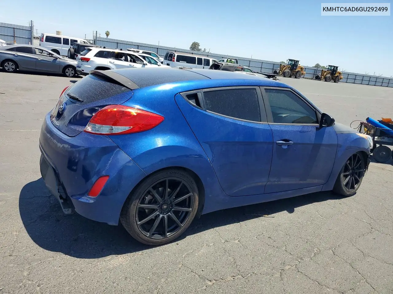 2016 Hyundai Veloster Base VIN: KMHTC6AD6GU292499 Lot: 61445566